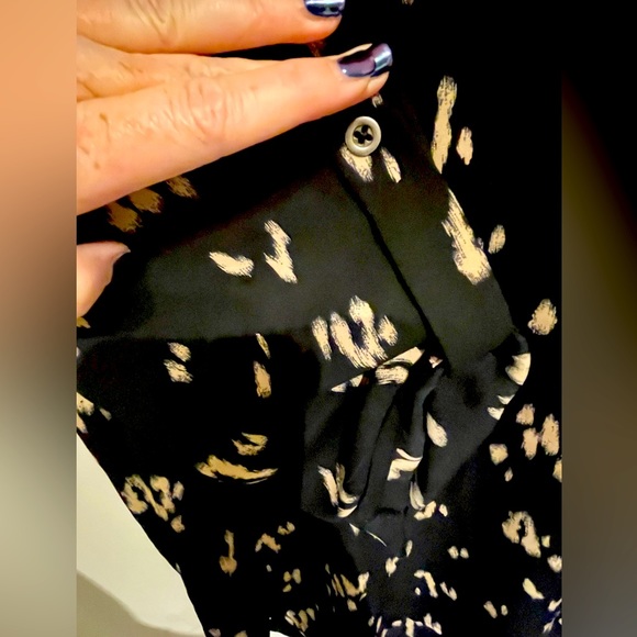 Lush brand, black with peach pattern high-low blouse, Size M - Picture 4 of 5